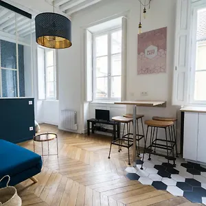 doyenne.hotels-rhonealpes.com/