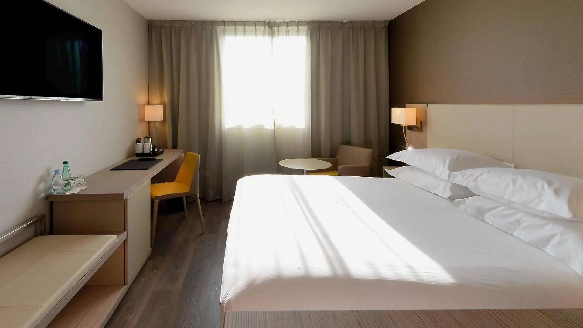 Ac Hotel By Marriott Marseille Prado Velodrome